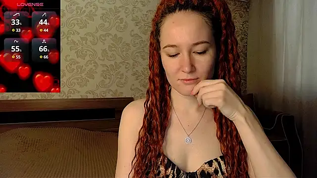 Snapshot of AgnesGraham chatting on 03/10/25, 02:37 AgnesGraham online show from 03/10/25, 02:37