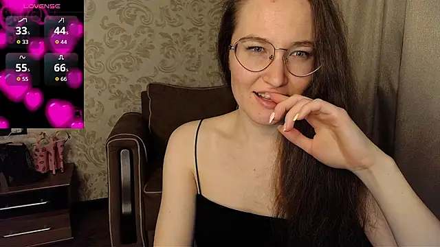 Snapshot of AgnesGraham chatting on 09/09/25, 10:42 AgnesGraham online show from 09/09/25, 10:42