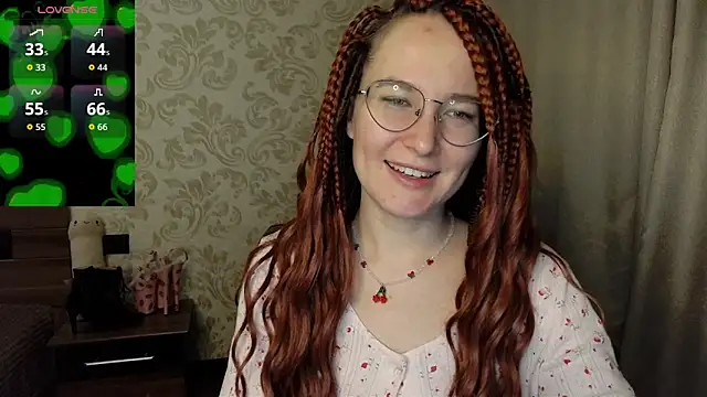 Snapshot of AgnesGraham chatting on 09/15/25, 10:21 AgnesGraham online show from 09/15/25, 10:21