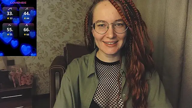 Snapshot of AgnesGraham chatting on 09/21/25, 10:44 AgnesGraham online show from 09/21/25, 10:44