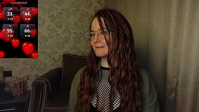 Snapshot of AgnesGraham chatting on 10/26/25, 07:42 AgnesGraham online show from 10/26/25, 07:42