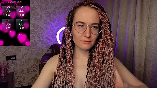 Snapshot of AgnesGraham chatting on 12/19/25, 10:50 AgnesGraham online show from 12/19/25, 10:50