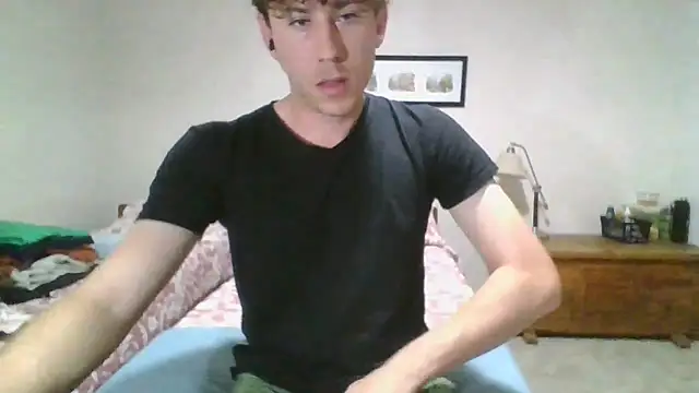 Snapshot of saint_not chatting on 11/14/25, 04:17 saint not online show from 11/14/25, 04:17