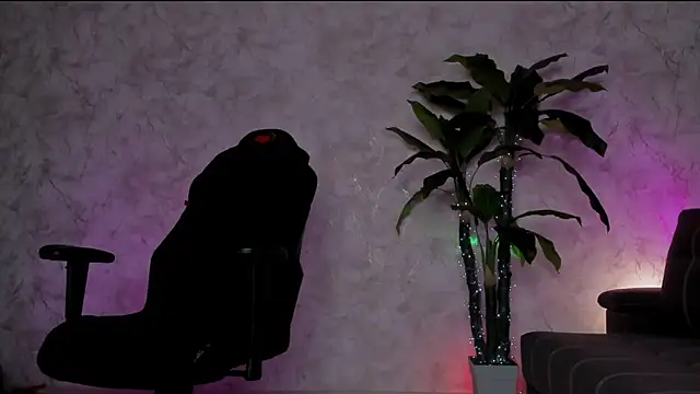 Emma7 online show from 04/16/26, 01:06