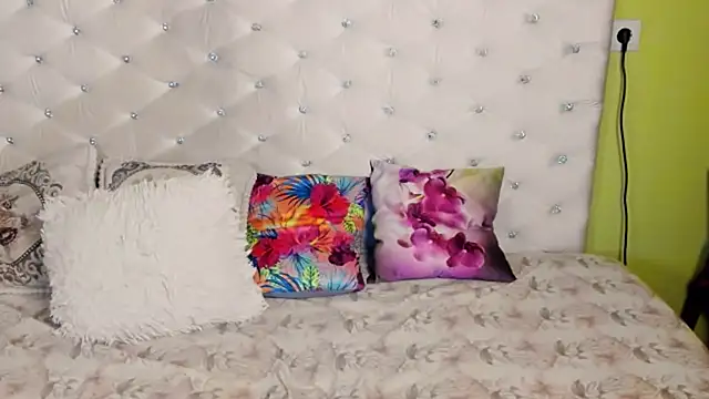 Snapshot of DoraMay chatting on 03/31/26, 09:26 DoraMay online show from 03/31/26, 09:26