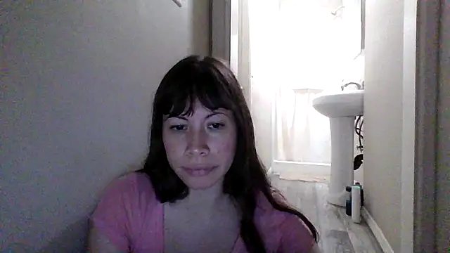 Snapshot of petitedoll29 chatting on 10/29/25, 07:48 petitedoll29 online show from 10/29/25, 07:48