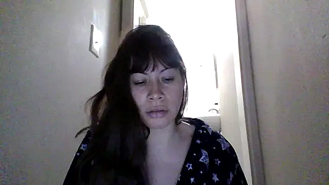 Snapshot of petitedoll29 chatting on 11/20/25, 09:03 petitedoll29 online show from 11/20/25, 09:03