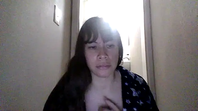 Snapshot of petitedoll29 chatting on 12/01/25, 08:47 petitedoll29 online show from 12/01/25, 08:47