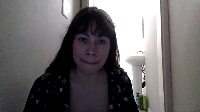 Snapshot of petitedoll29 chatting on 12/16/25, 12:15 petitedoll29 online show from 12/16/25, 12:15