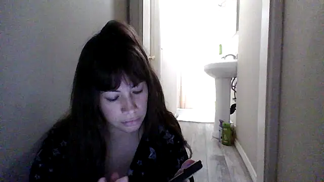 Snapshot of petitedoll29 chatting on 12/20/25, 12:29 petitedoll29 online show from 12/20/25, 12:29