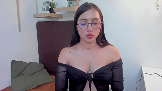 Snapshot of isabella_jade chatting on 01/21/25, 10:30 isabella jade online show from 01/21/25, 10:30