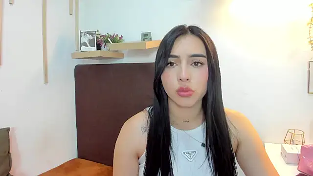 Snapshot of isabella_jade chatting on 02/15/25, 07:17 isabella jade online show from 02/15/25, 07:17