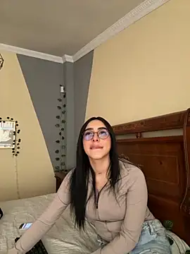 Snapshot of isabella_jade chatting on 09/19/25, 01:12 isabella jade online show from 09/19/25, 01:12
