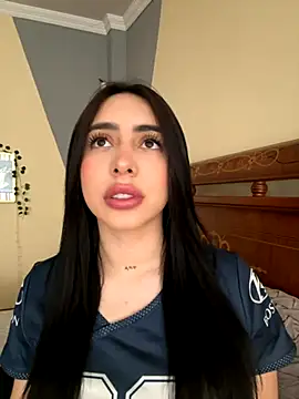 Snapshot of isabella_jade chatting on 10/20/25, 01:22 isabella jade online show from 10/20/25, 01:22