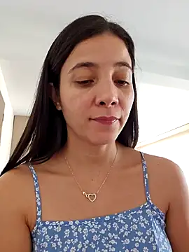 Snapshot of miaeyes chatting on 12/06/24, 03:22 miaeyes online show from 12/06/24, 03:22