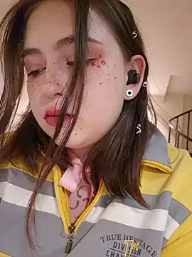 Yammy Yumi online show from 11/30/25, 11:31