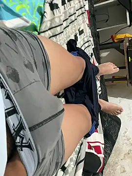 Snapshot of elvis0966 chatting on 12/16/24, 04:02 elvis0966 online show from 12/16/24, 04:02