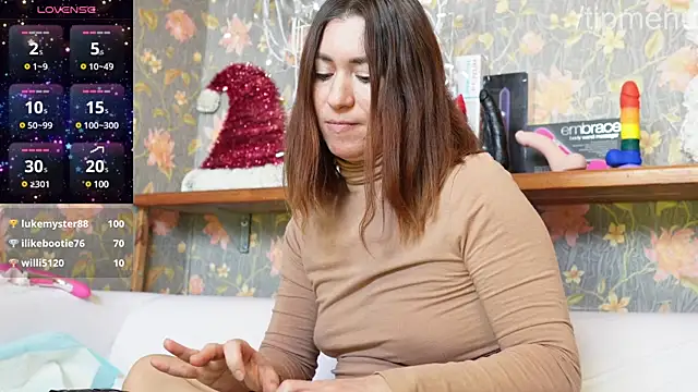 Snapshot of SophieBush chatting on 02/23/25, 05:56 SophieBush online show from 02/23/25, 05:56