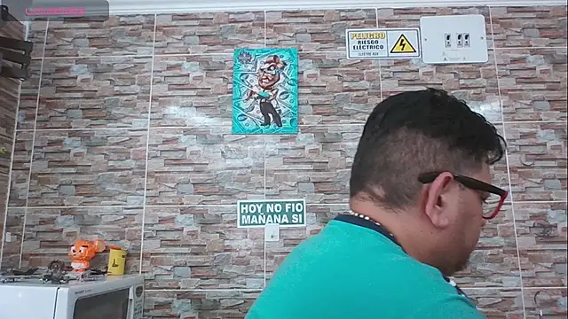 Snapshot of SexDiffrent chatting on 10/18/25, 07:03 SexDiffrent online show from 10/18/25, 07:03