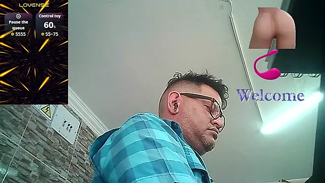 Snapshot of SexDiffrent chatting on 10/19/25, 06:30 SexDiffrent online show from 10/19/25, 06:30