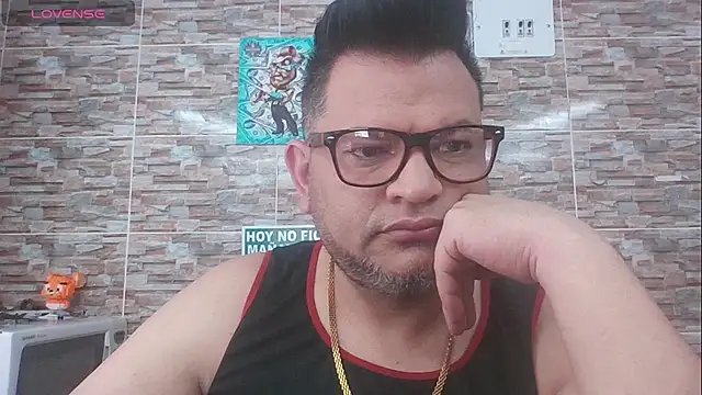 Snapshot of SexDiffrent chatting on 10/25/25, 04:24 SexDiffrent online show from 10/25/25, 04:24