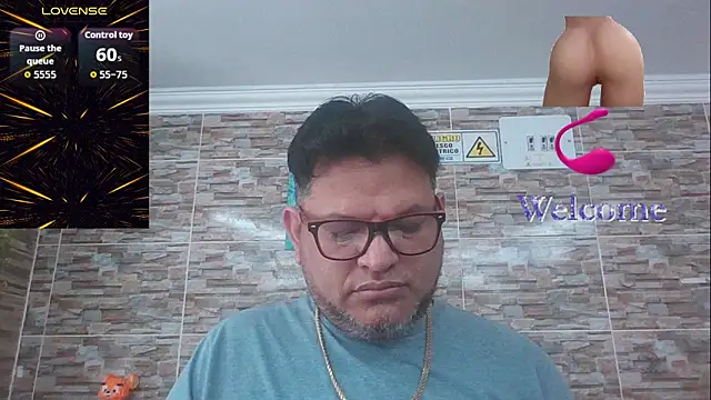 Snapshot of SexDiffrent chatting on 10/26/25, 04:57 SexDiffrent online show from 10/26/25, 04:57