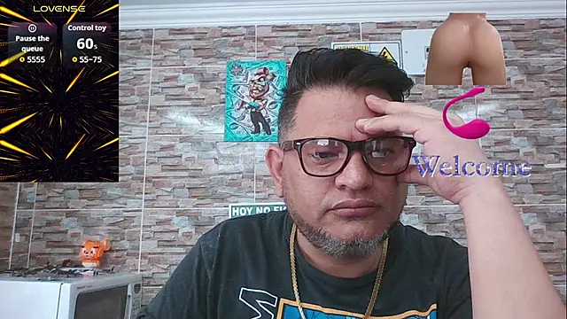 Snapshot of SexDiffrent chatting on 10/27/25, 03:38 SexDiffrent online show from 10/27/25, 03:38