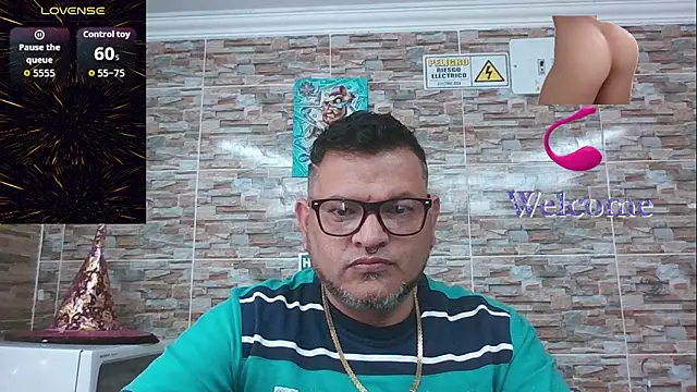 Snapshot of SexDiffrent chatting on 10/31/25, 06:42 SexDiffrent online show from 10/31/25, 06:42