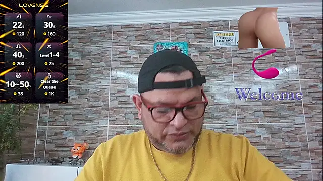 Snapshot of SexDiffrent chatting on 11/02/25, 05:37 SexDiffrent online show from 11/02/25, 05:37