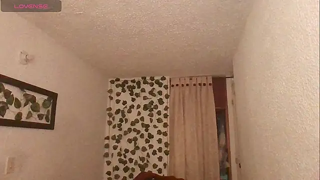 Snapshot of SexDiffrent chatting on 11/28/25, 03:36 SexDiffrent online show from 11/28/25, 03:36