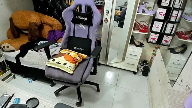 allsson queen online show from 11/02/25, 07:16