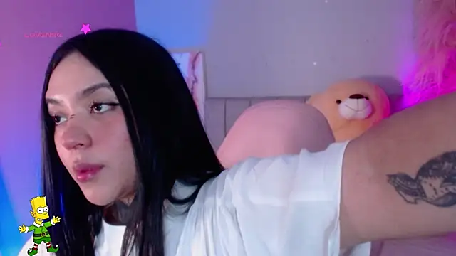 Snapshot of kim_blake chatting on 12/18/24, 12:18 kim blake online show from 12/18/24, 12:18