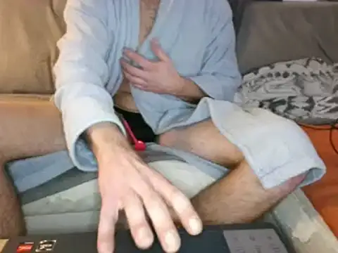 Snapshot of geilehure26 chatting on 01/06/25, 09:22 geilehure26 online show from 01/06/25, 09:22