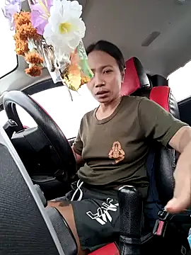 Snapshot of KinkyKit_May chatting on 12/12/24, 06:47 KinkyKit May online show from 12/12/24, 06:47