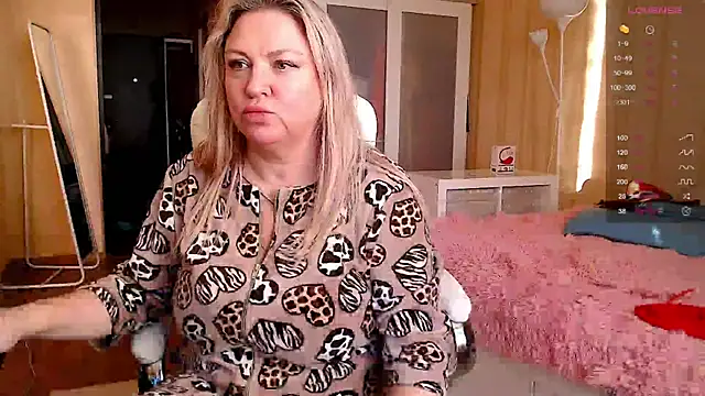 Snapshot of PamHardFuck chatting on 02/20/25, 02:13 PamHardFuck online show from 02/20/25, 02:13