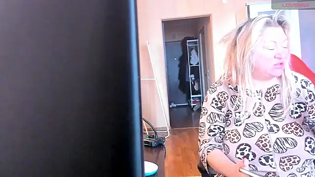 Snapshot of PamHardFuck chatting on 03/02/25, 11:18 PamHardFuck online show from 03/02/25, 11:18