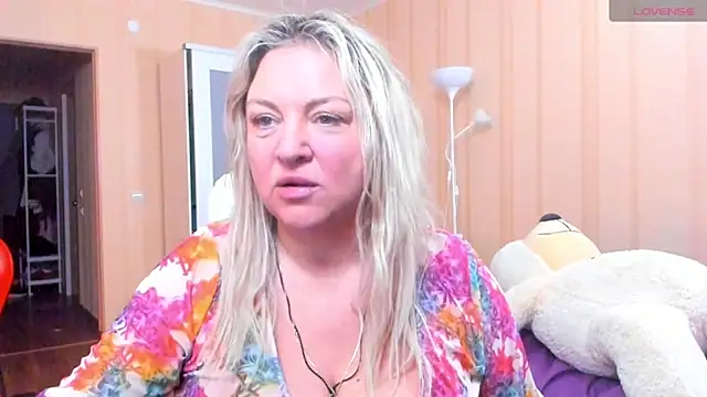 Snapshot of PamHardFuck chatting on 03/04/25, 09:00 PamHardFuck online show from 03/04/25, 09:00