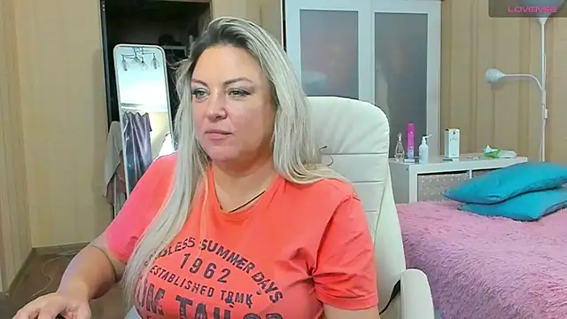 Snapshot of PamHardFuck chatting on 09/27/25, 07:08 PamHardFuck online show from 09/27/25, 07:08