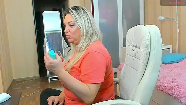 Snapshot of PamHardFuck chatting on 09/28/25, 08:36 PamHardFuck online show from 09/28/25, 08:36