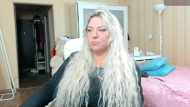 Snapshot of PamHardFuck chatting on 10/19/25, 06:30 PamHardFuck online show from 10/19/25, 06:30