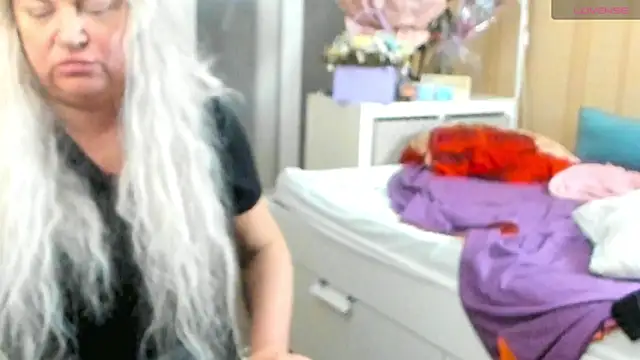 Snapshot of PamHardFuck chatting on 10/29/25, 06:20 PamHardFuck online show from 10/29/25, 06:20