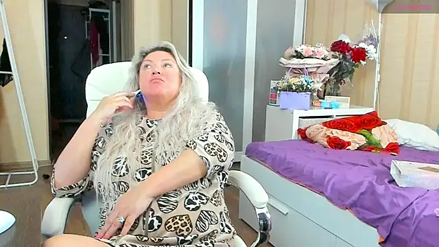 Snapshot of PamHardFuck chatting on 10/31/25, 02:07 PamHardFuck online show from 10/31/25, 02:07