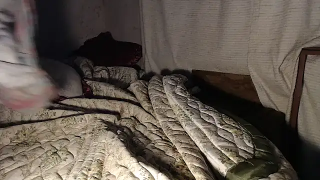 Snapshot of devine_TATAS chatting on 09/13/25, 03:56 devine TATAS online show from 09/13/25, 03:56