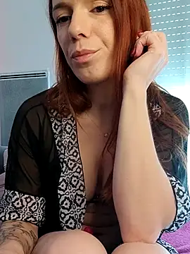 Snapshot of clara-francaise chatting on 11/26/25, 02:40 clara-francaise online show from 11/26/25, 02:40