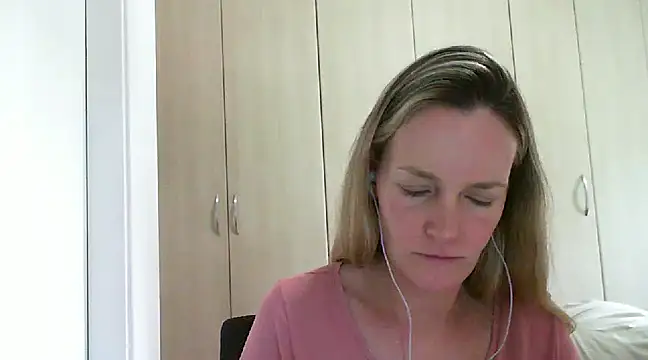 Annylove1 online show from 02/14/25, 04:20