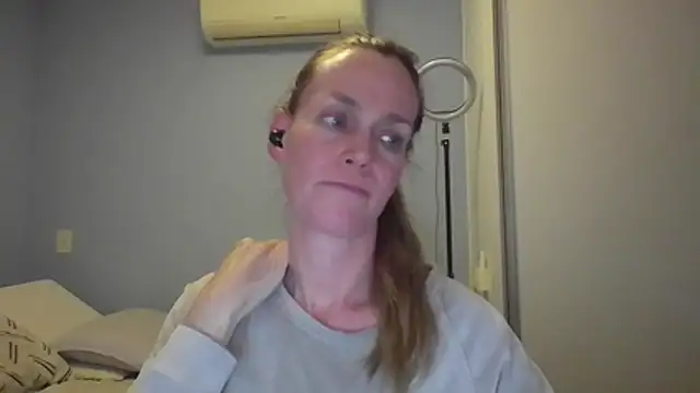 Annylove1 online show from 11/20/25, 12:11