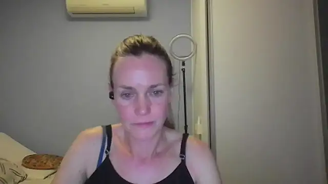 Annylove1 online show from 11/30/25, 12:36