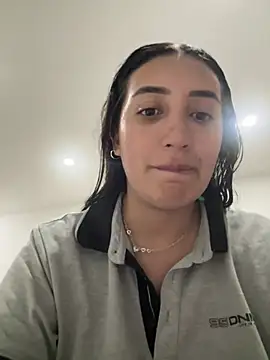 Snapshot of Hannahoff chatting on 01/16/25, 05:11 Hannahoff online show from 01/16/25, 05:11