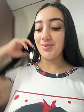 Snapshot of Hannahoff chatting on 11/27/25, 08:11 Hannahoff online show from 11/27/25, 08:11