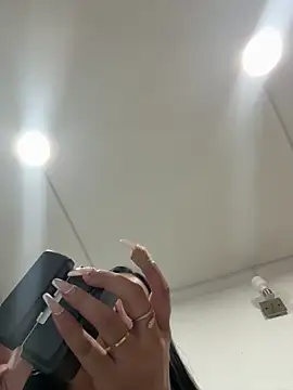 Hannahoff online show from 04/07/26, 01:17